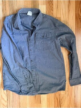 Men's Gray Long-Sleeve Button-Up Shirt with Subtle tree Pattern